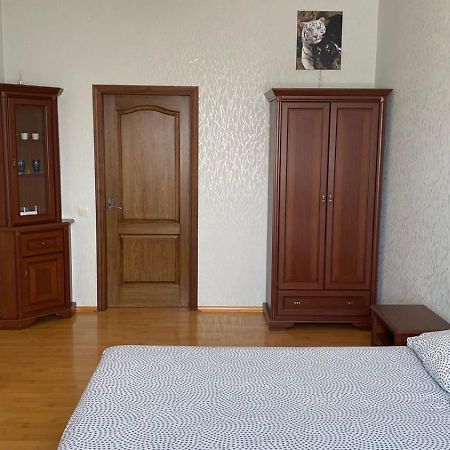 Comfortable Apartment On The Obolon キエフ エクステリア 写真