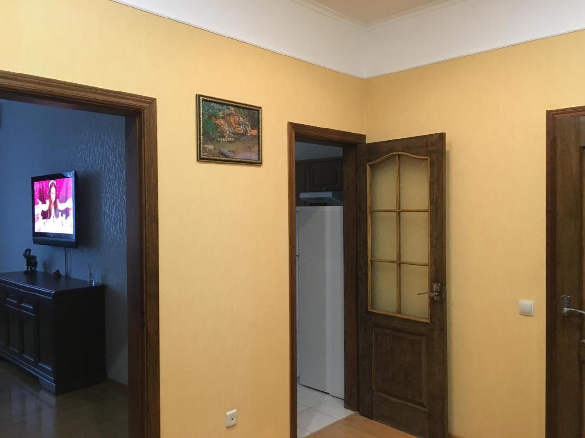 Comfortable Apartment On The Obolon キエフ エクステリア 写真